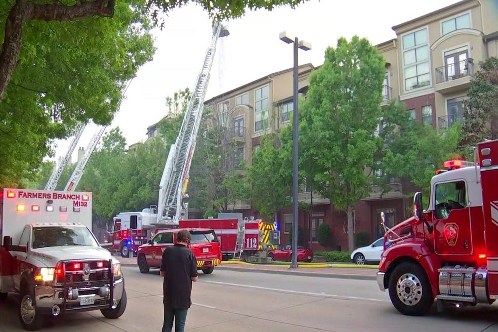 PUEBLO DE ADDISON: El Departamento de Bomberos de Addison responde al incendio de un apartamento en Addison Circle