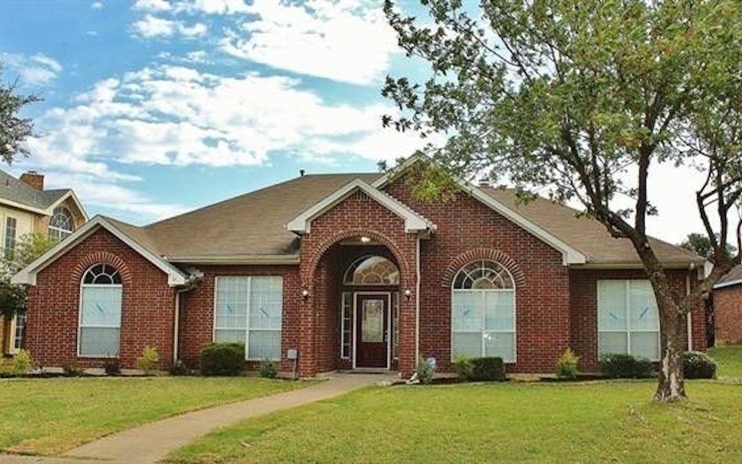 Pet friendly three bed, two bath rental in DeSoto is perfect for relaxing, entertaining