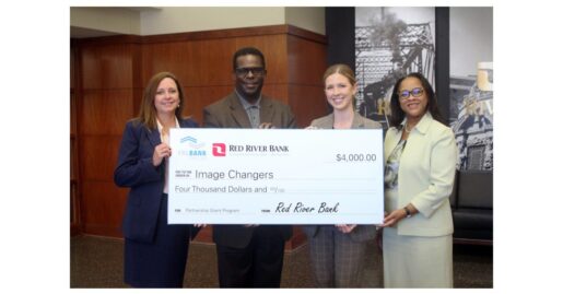 Dallas Bank Partnership Gives Grants to Nonprofits