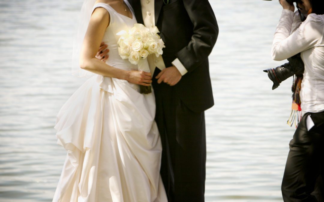 Dallas Couple Offers Reward for Stolen Wedding Photos
