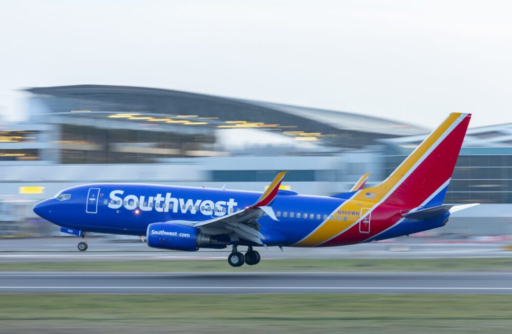 Southwest Airlines Imposes Vaccination Mandate on Employees