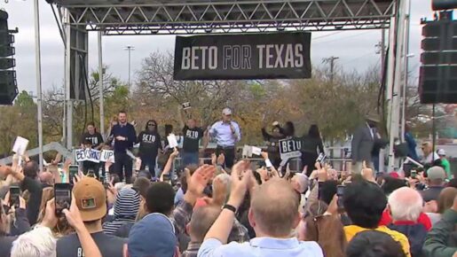Beto O’Rourke Urges Residents to Reject Greg Abbott