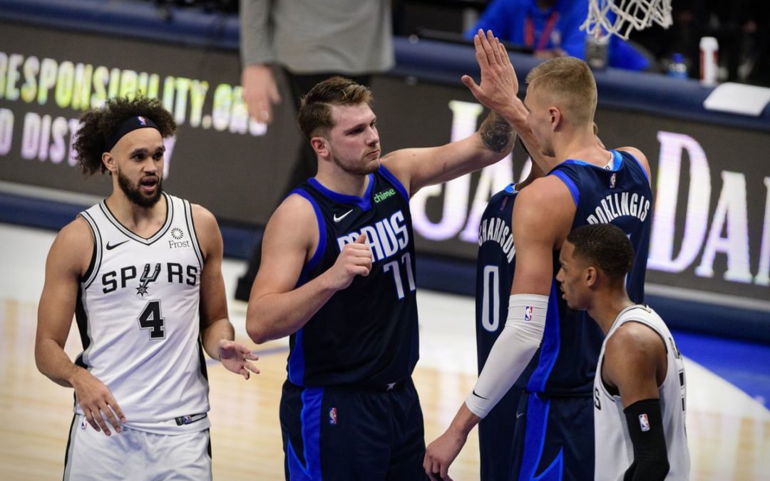 Mavericks Bounce Back From Loss, Rout the Spurs