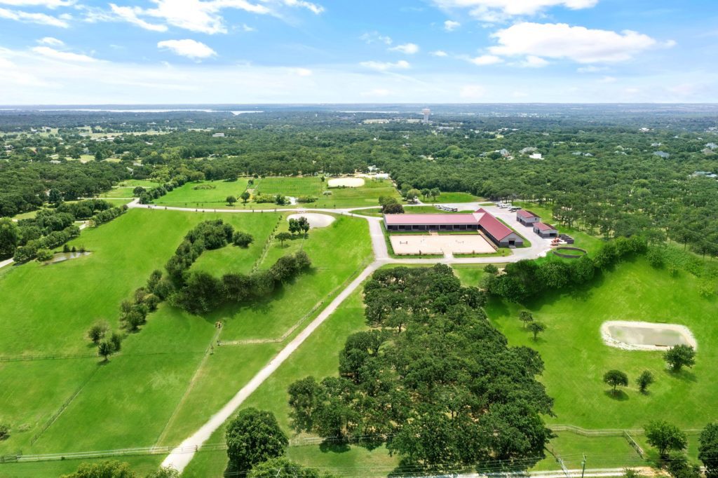 Equestrian Ranch_Ranch and property