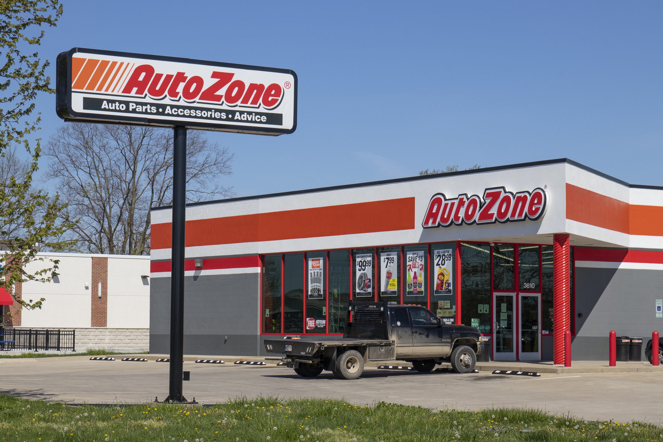 autozone-customer-shot-by-employee-dallas-express