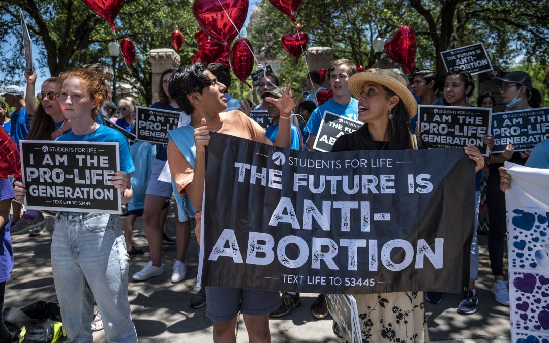 Supreme Court Rules in Favor of Texas Abortion Clinics