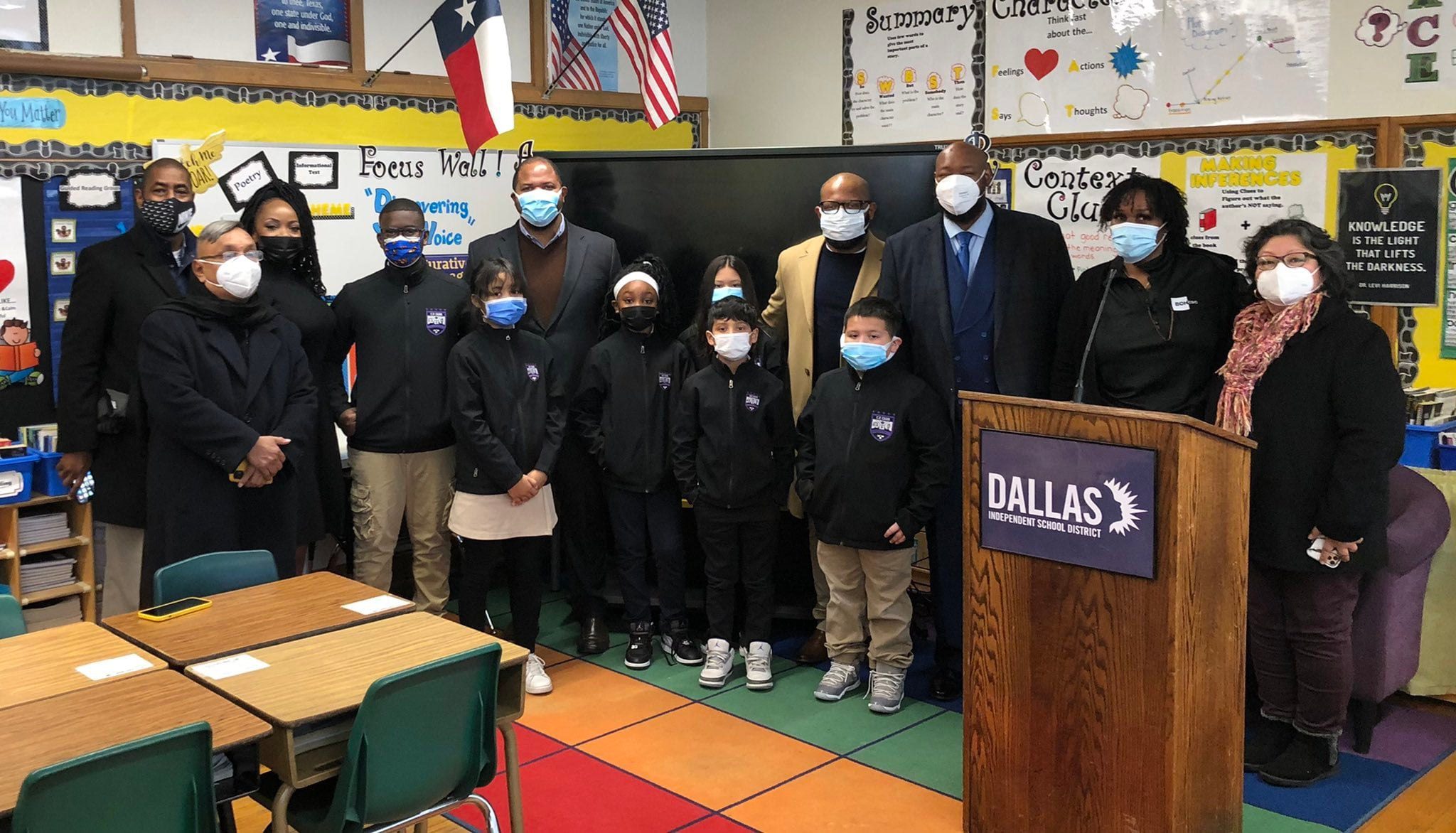 Dallas Mayor Returns to His Elementary School to Celebrate Renovation