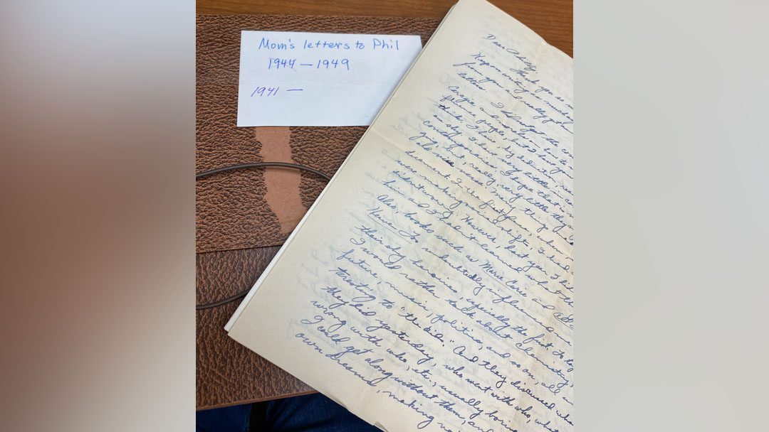 Southwest Airlines Employee Reunites Woman With Lost Letters