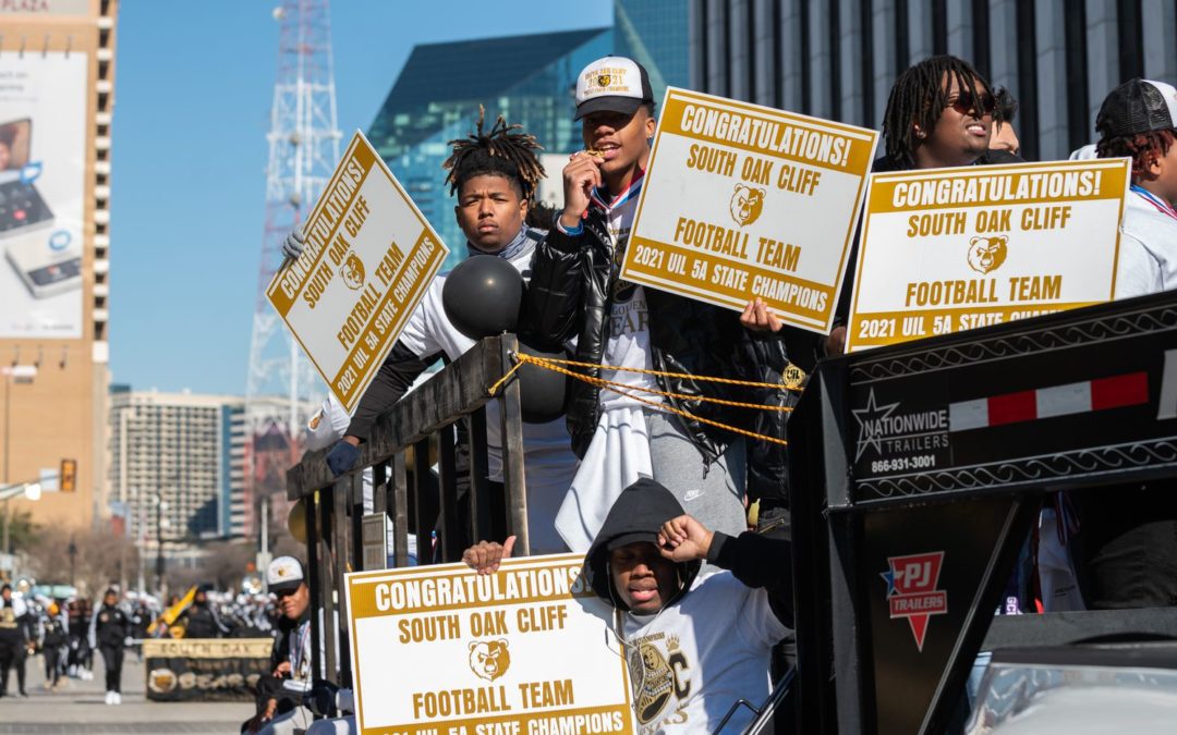Parade Held to Celebrate South Oak Cliff’s High School Football Team