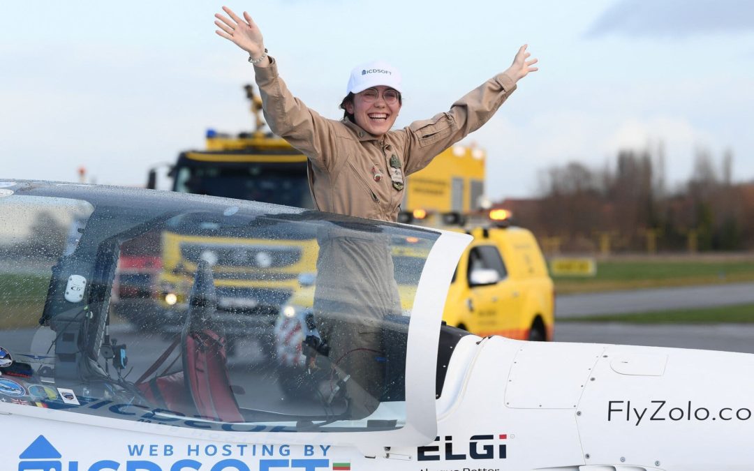 Zara Rutherford, piloto adolescente, rompe récord de vuelta al mundo en solitario