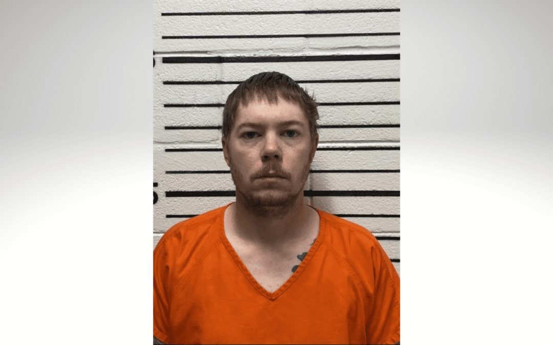 Un hombre de Texas presuntamente asesinado a tiros por un intruso en su hogar en Oklahoma