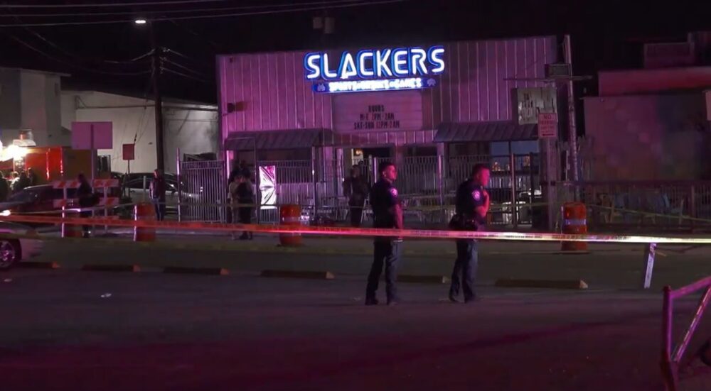 Man Fatally Shot, Another Injured After Defending Friend Outside Texas Bar