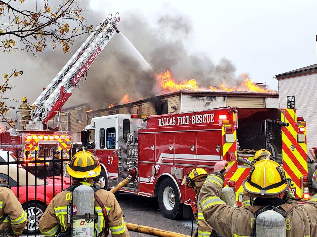 City of Dallas Firefighters battle a blaze at the Veranda at Midtown complex in the 6500 block of Melody Lane, near Skillman Street in November, 2018. | Image by Firefighterclosecalls.com
