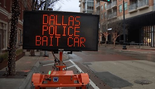 La policía despliega vehículos cebo en un vecindario de Dallas para evitar el robo de automóviles