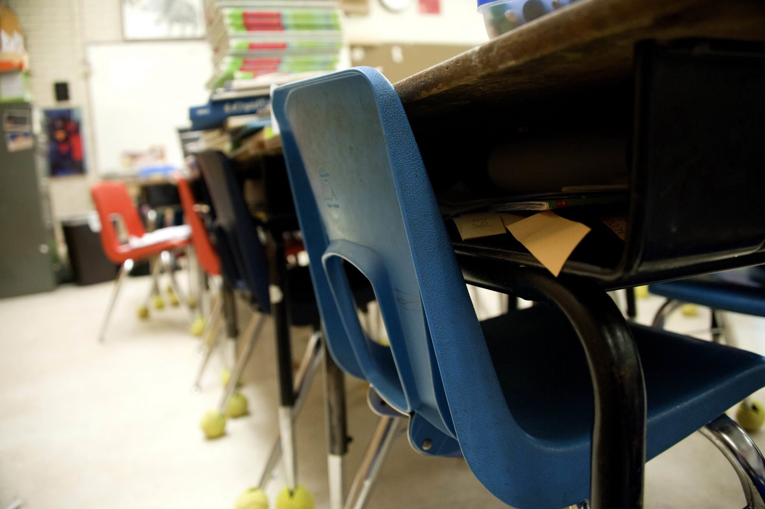 Image of school desks and chairs by Amanda Mills. | Image by Pixnio
