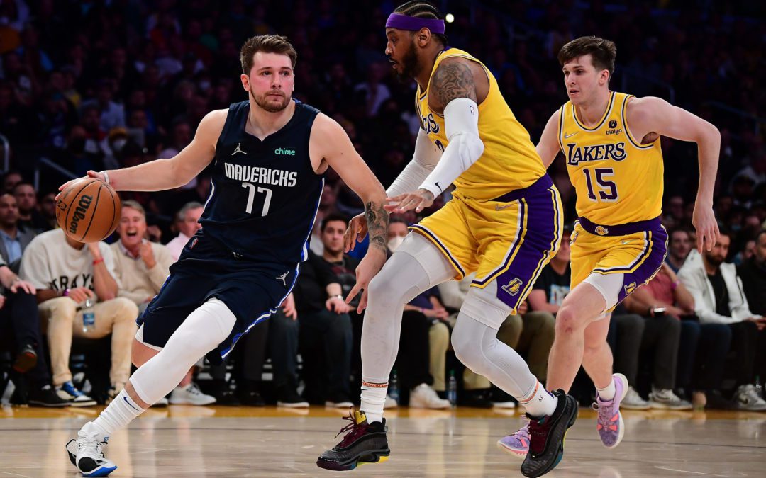 Mavericks Blow Big Lead but Rally to Defeat the Los Angeles Lakers