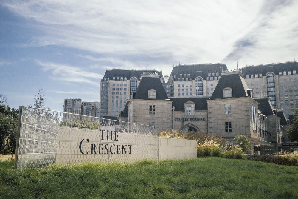 Sale of Dallas’ Landmark Crescent Building One of U.S.’s Largest in 2021