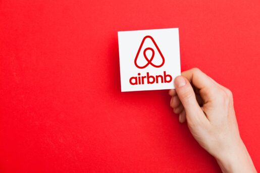 Airbnb to House Up to 100,000 Ukrainian Refugees Amidst Invasion