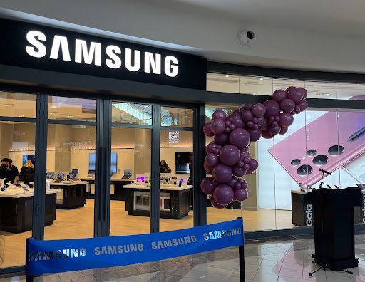 Samsung presenta DFW Experience Store y la serie S22 con días de diferencia