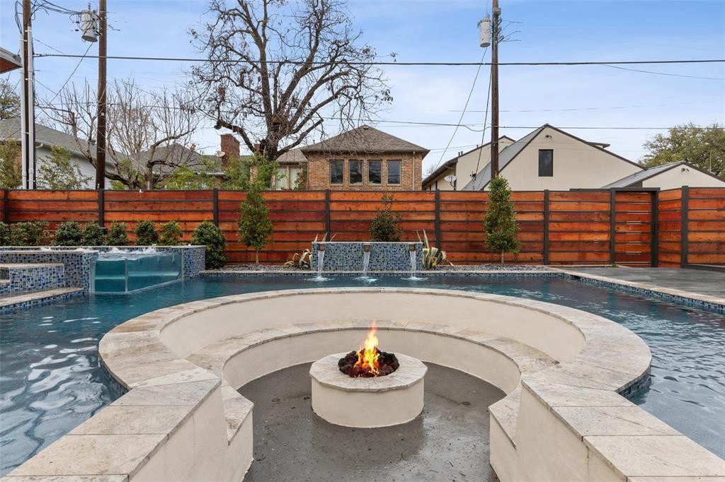 1950s Highland Park Home Fire Pit and Pool