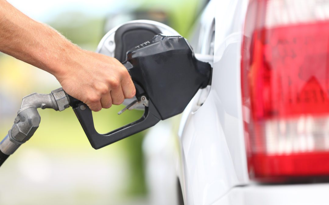 Los precios de la gasolina bajan levemente