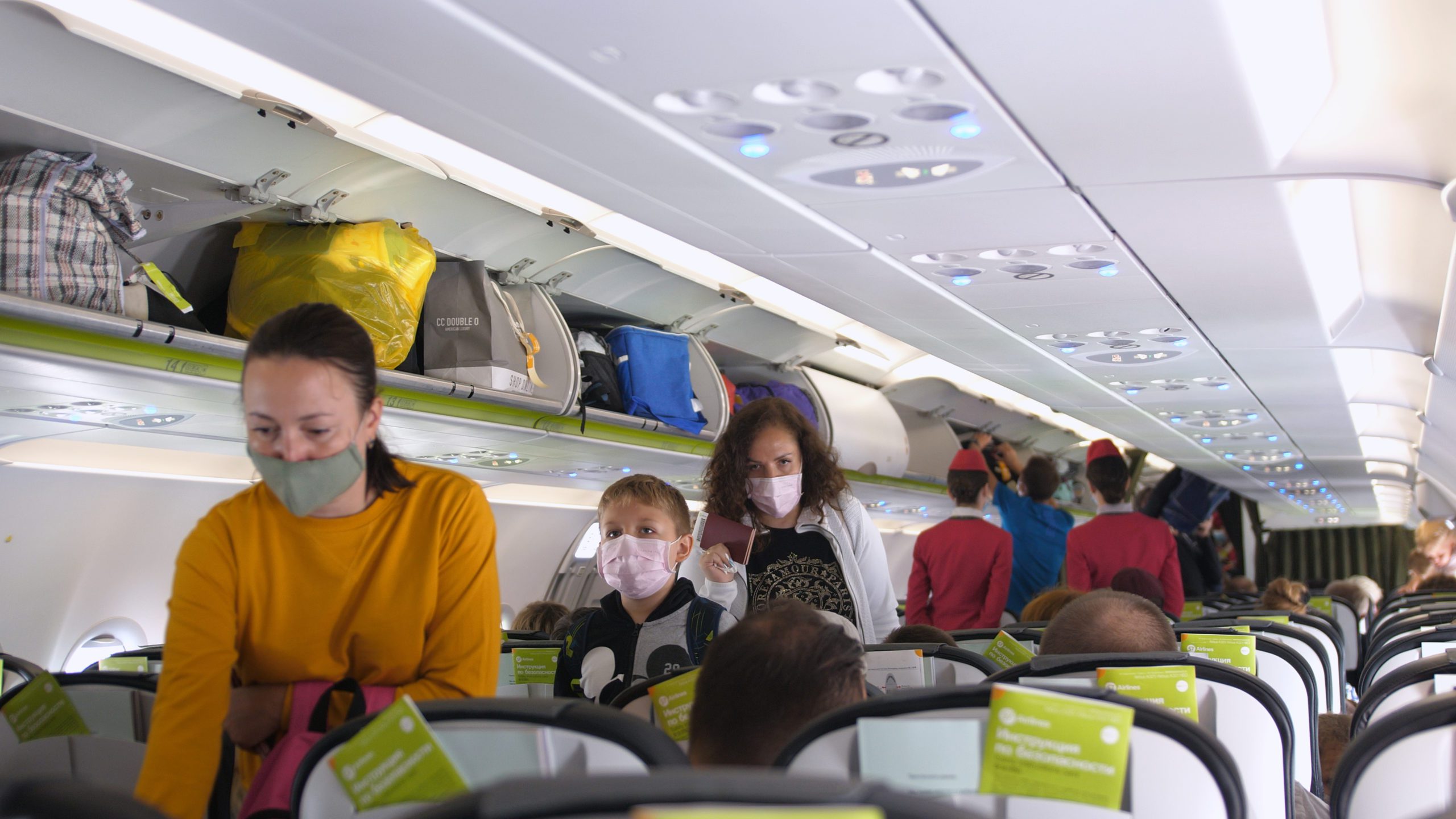 masks in airplane