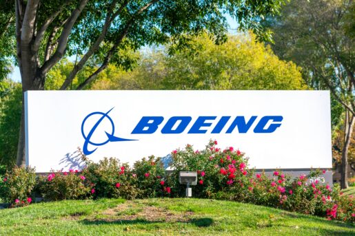 Boeing Sees a Bad Quarter and Production Delays