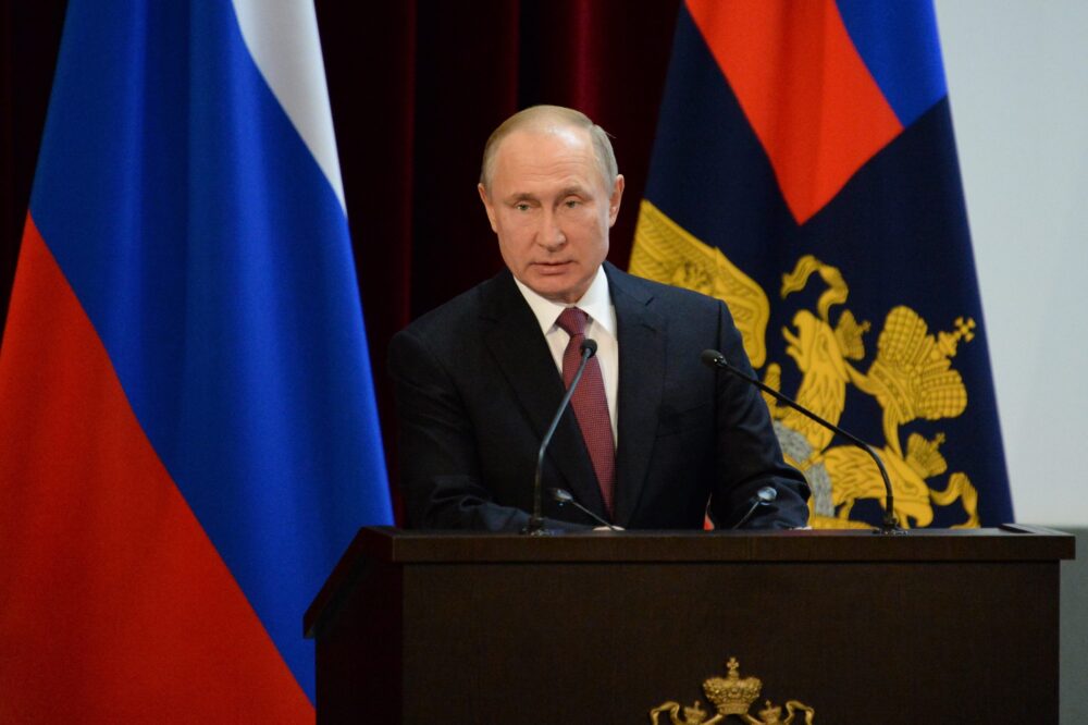 Putin Suggests Peace Treaty, West Considers Further Sanctions