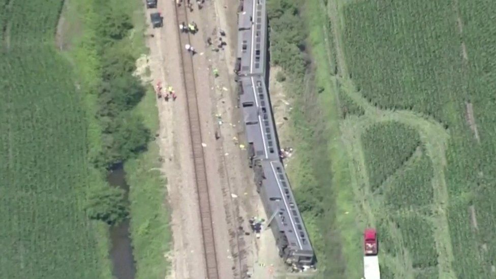 Amtrak Derailment Kills Four, Injures Over 150 in Missouri