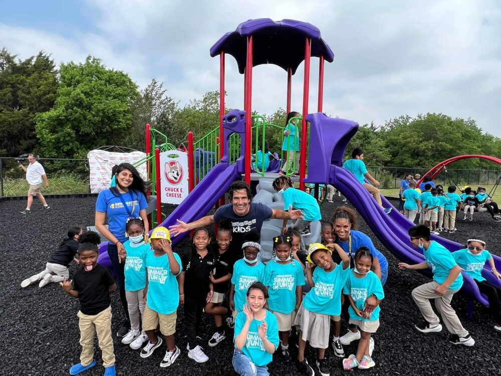 Dallas Elementary School Receives New Playground