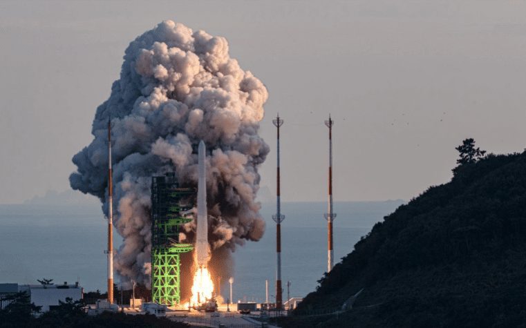 KSLV-II NURI rocket launches from its launch pad of the Naro Space Centre in Goheung
