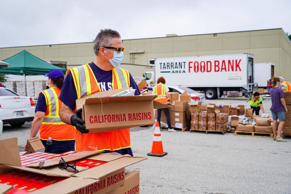 Thousands Wait in Line at Local Food Bank