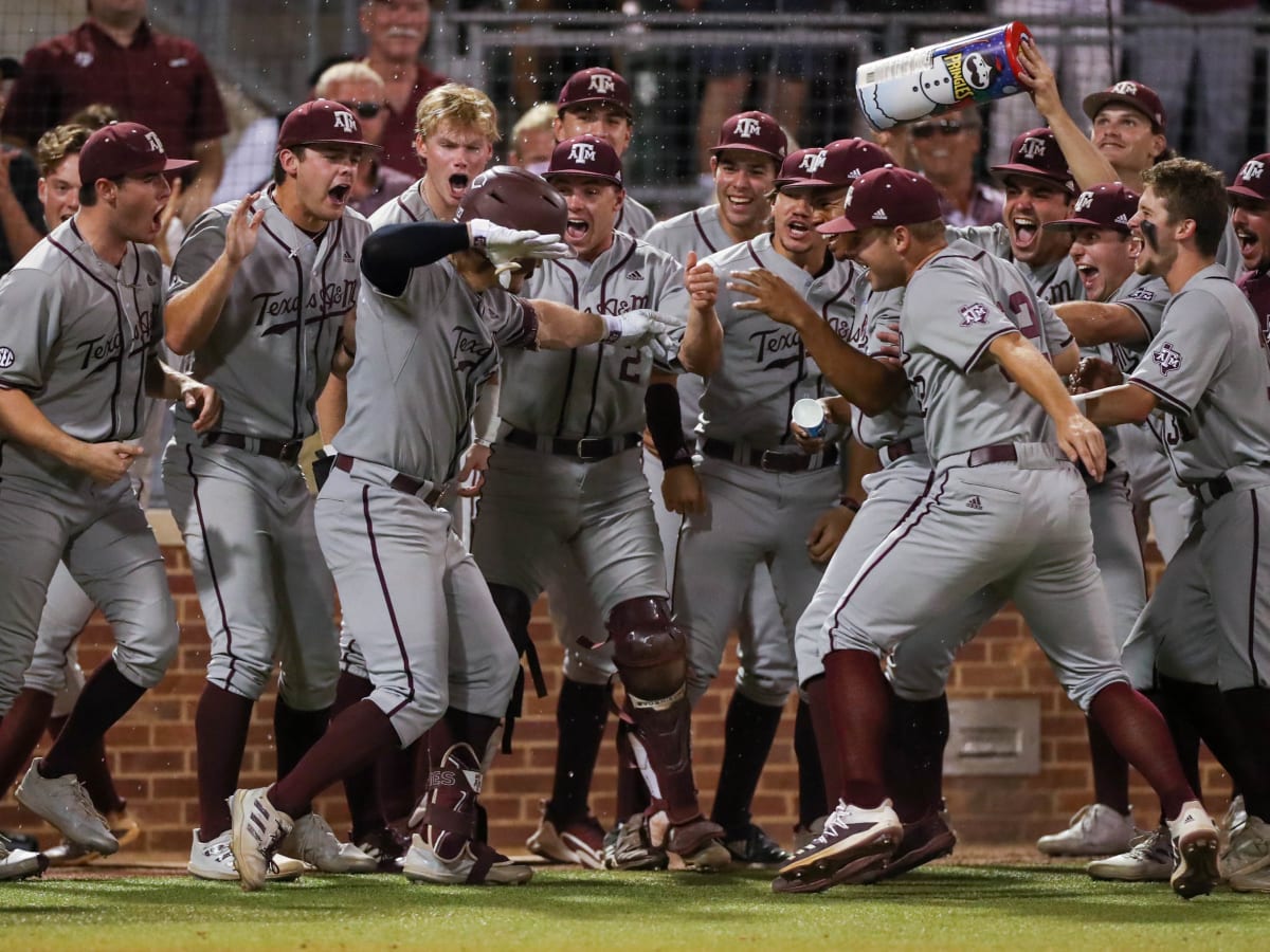 Texas A&M to College World Series