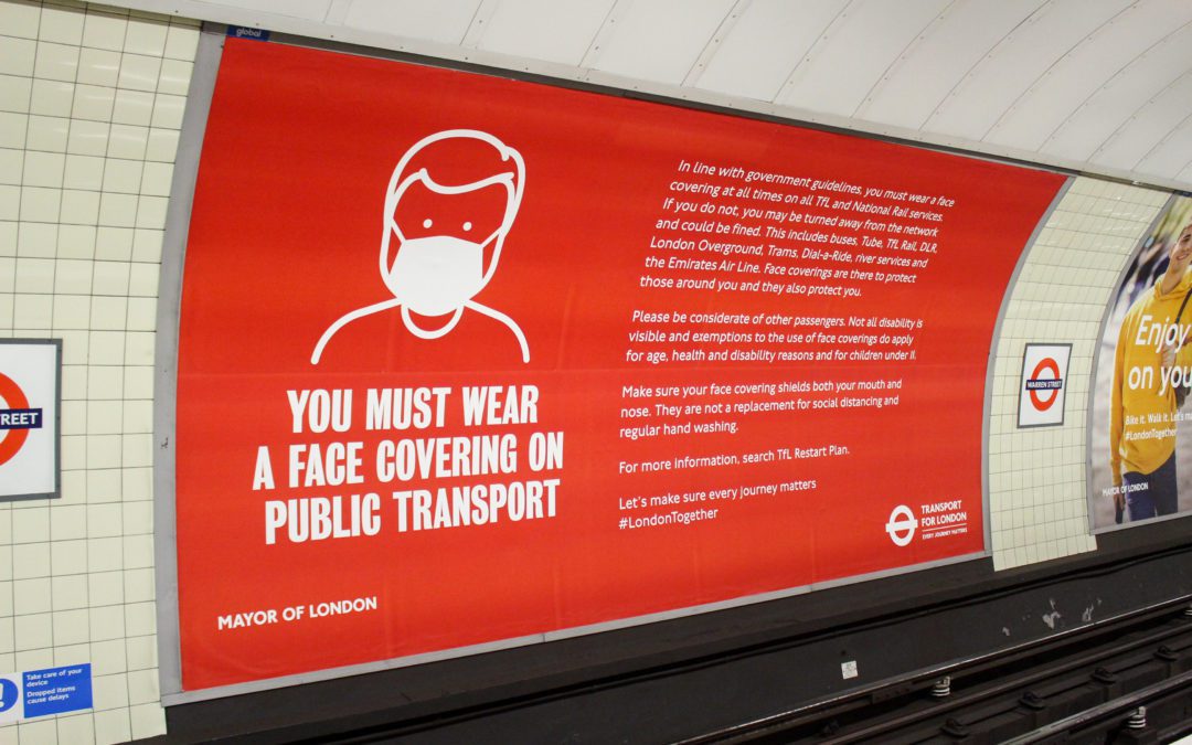 Cerca de 4,000 londinenses multados por regla de máscara COVID