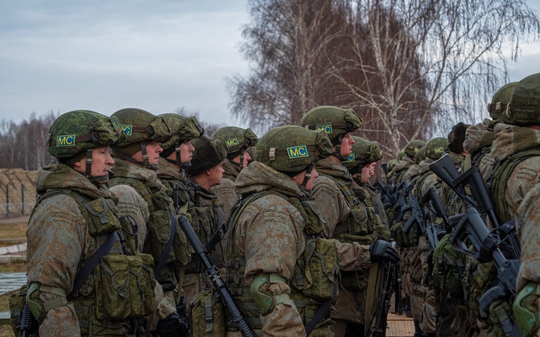 Militares rusos capturan la mayor parte de ciudad ucraniana