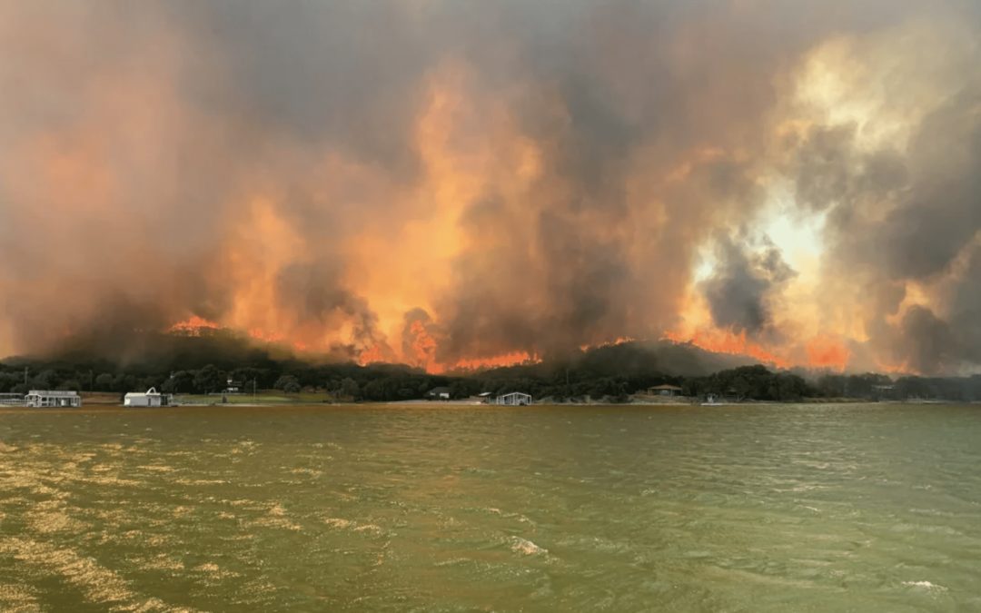 Texas Chalk Mountain Wildfire continúa ardiendo