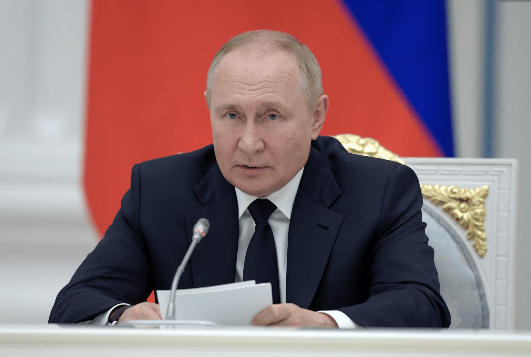 Putin Advises Military Pause After Seizing City of Lysychansk
