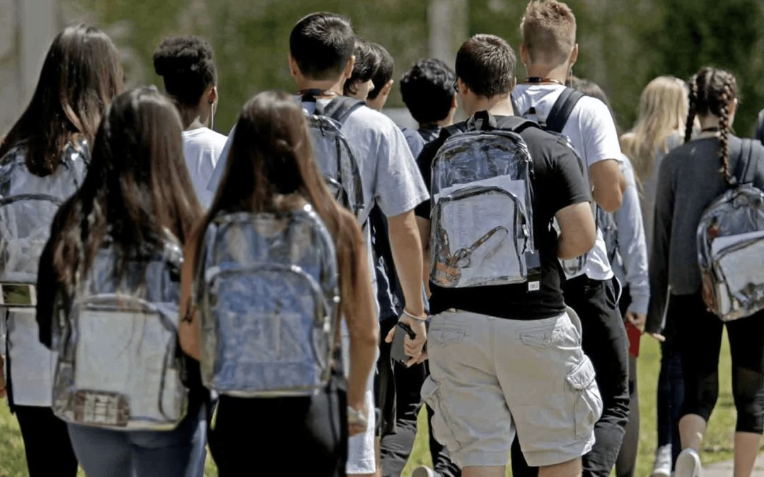Dallas ISD Mandates Clear Backpacks for Secondary Students