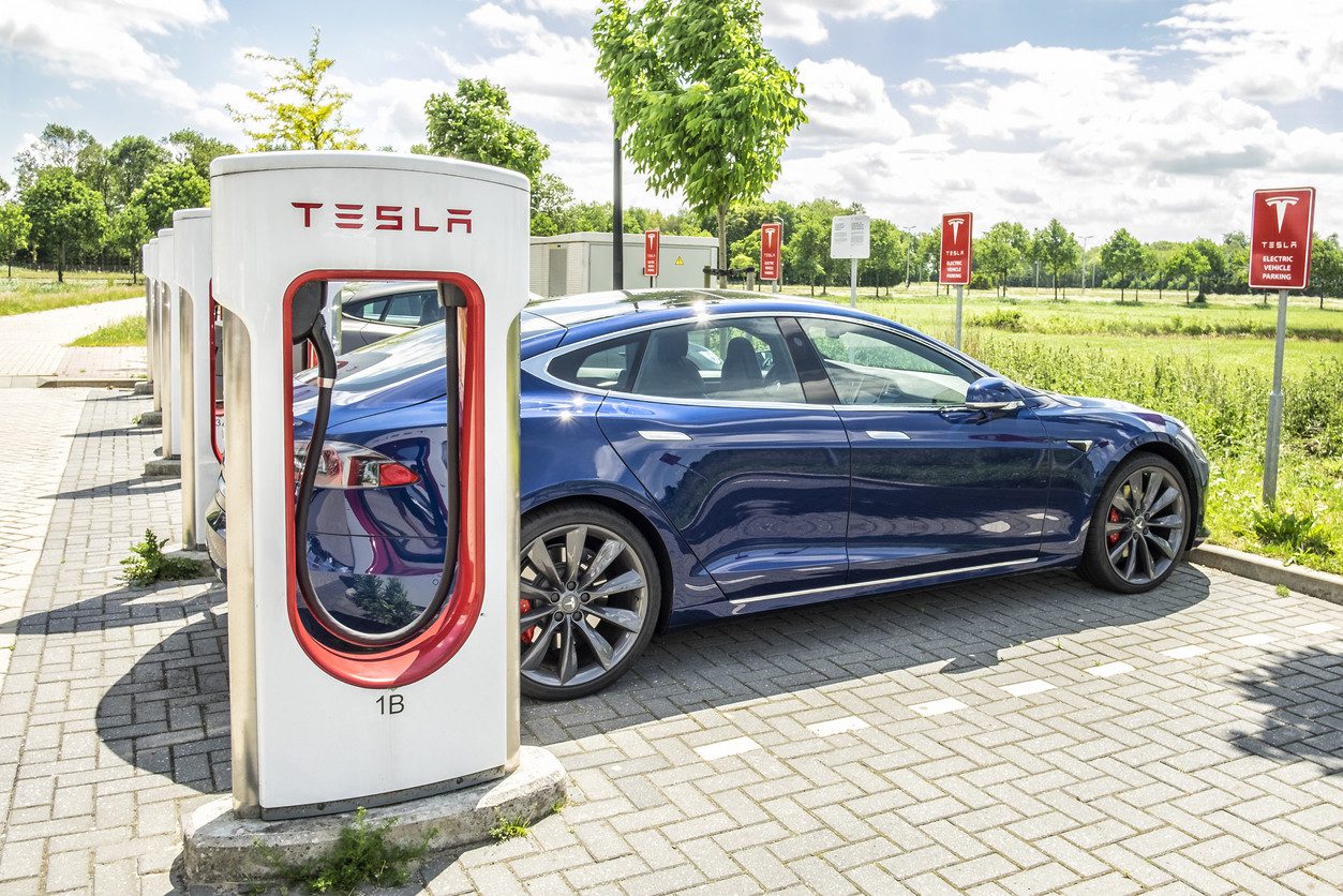 Tesla Providing Discounted Rates to Support Power Grid