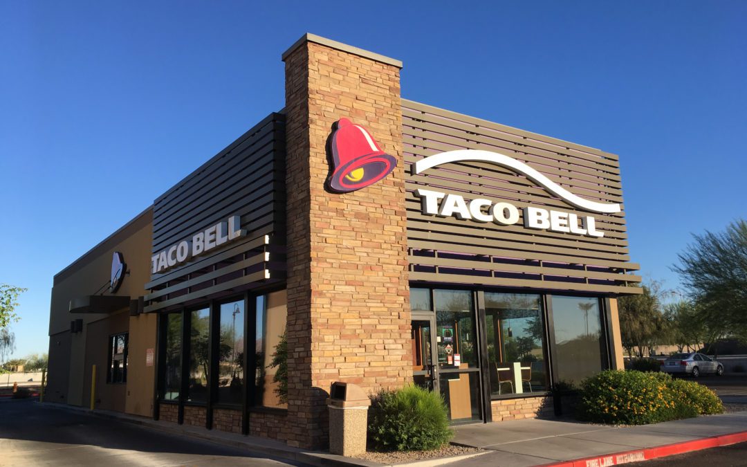 VIDEO: Taco Bell local demandado después de que el gerente supuestamente vierte agua hirviendo sobre los clientes