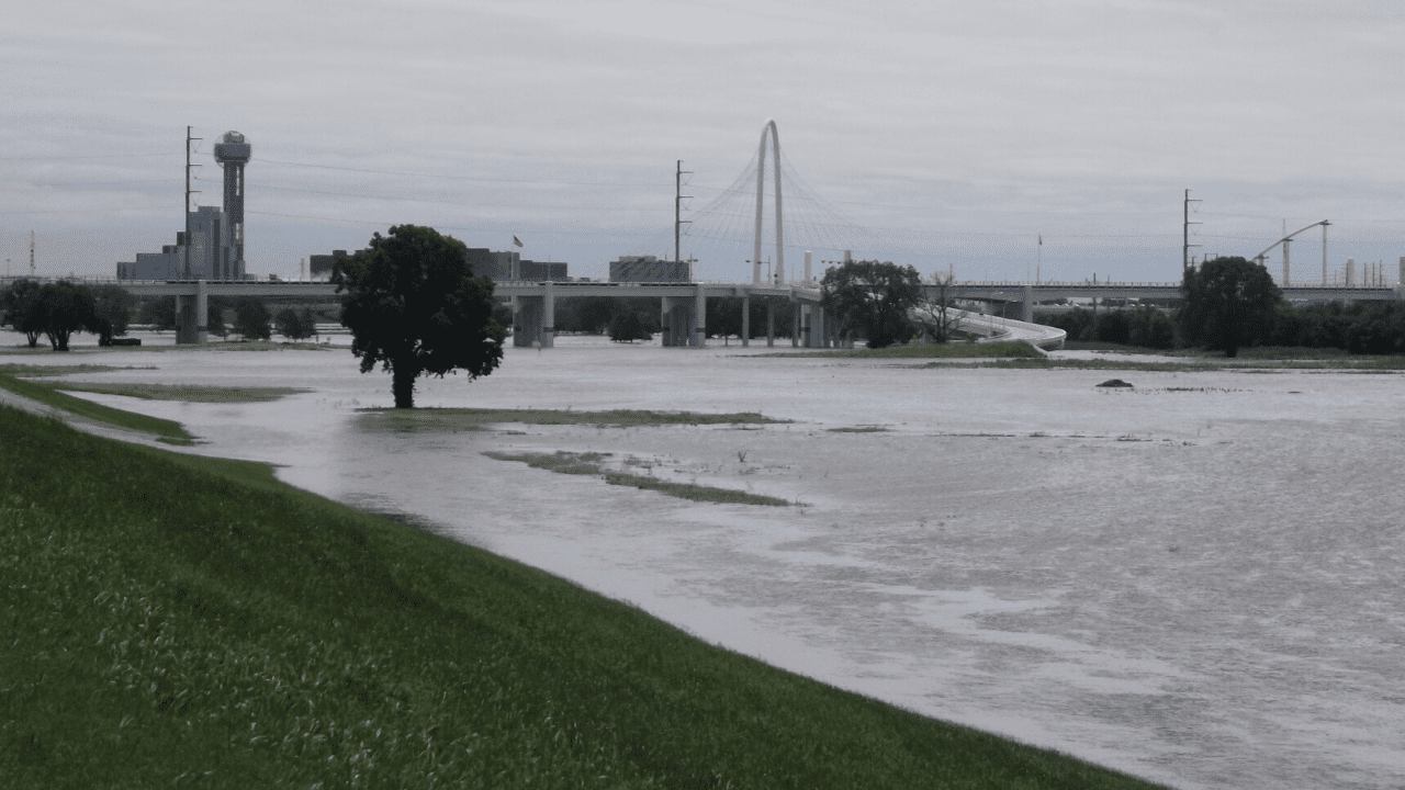 Condado de Dallas Declara Estado de Desastre Después de Inundaciones