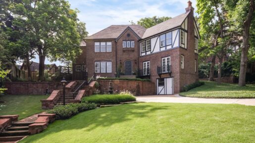 Home Restored to Its 1920s Glory