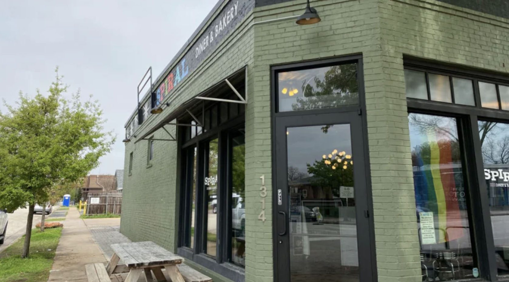 Staple Vegan Diner Shuts its Doors in Oak Cliff