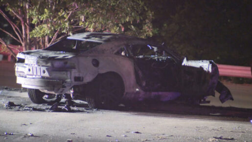 Driver Dies When Car Crashed, Burst into Flames