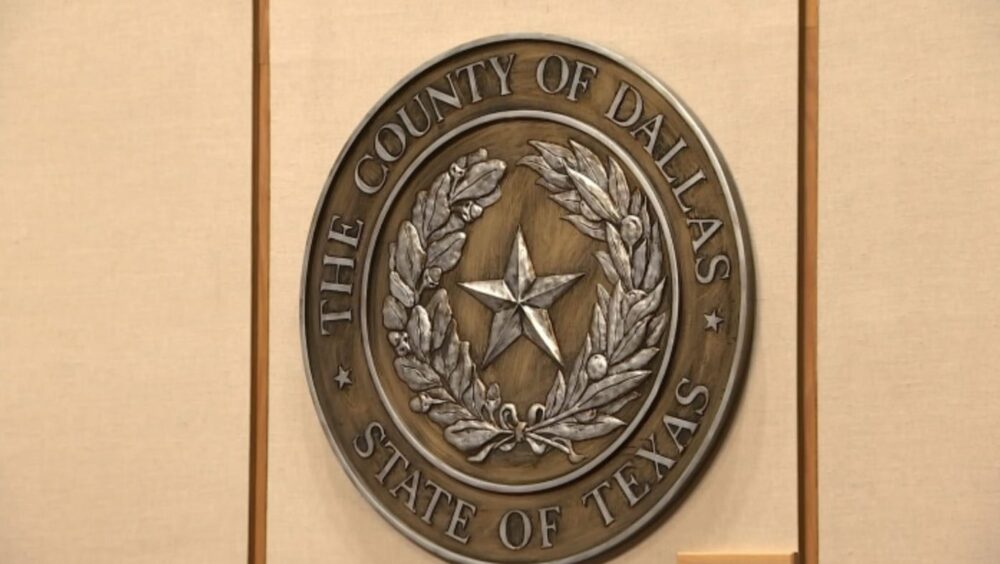 Dallas Commissioners Court Considers Cutting District Judges’ Pay