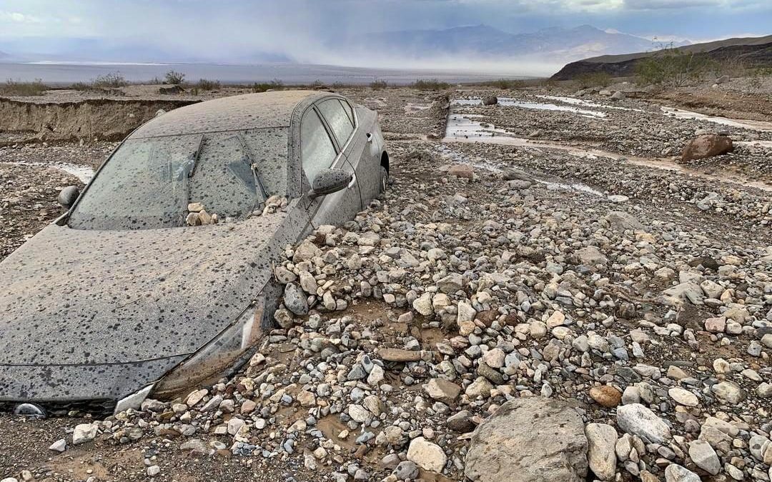 Parque Nacional Death Valley cerrado debido a daños por inundaciones