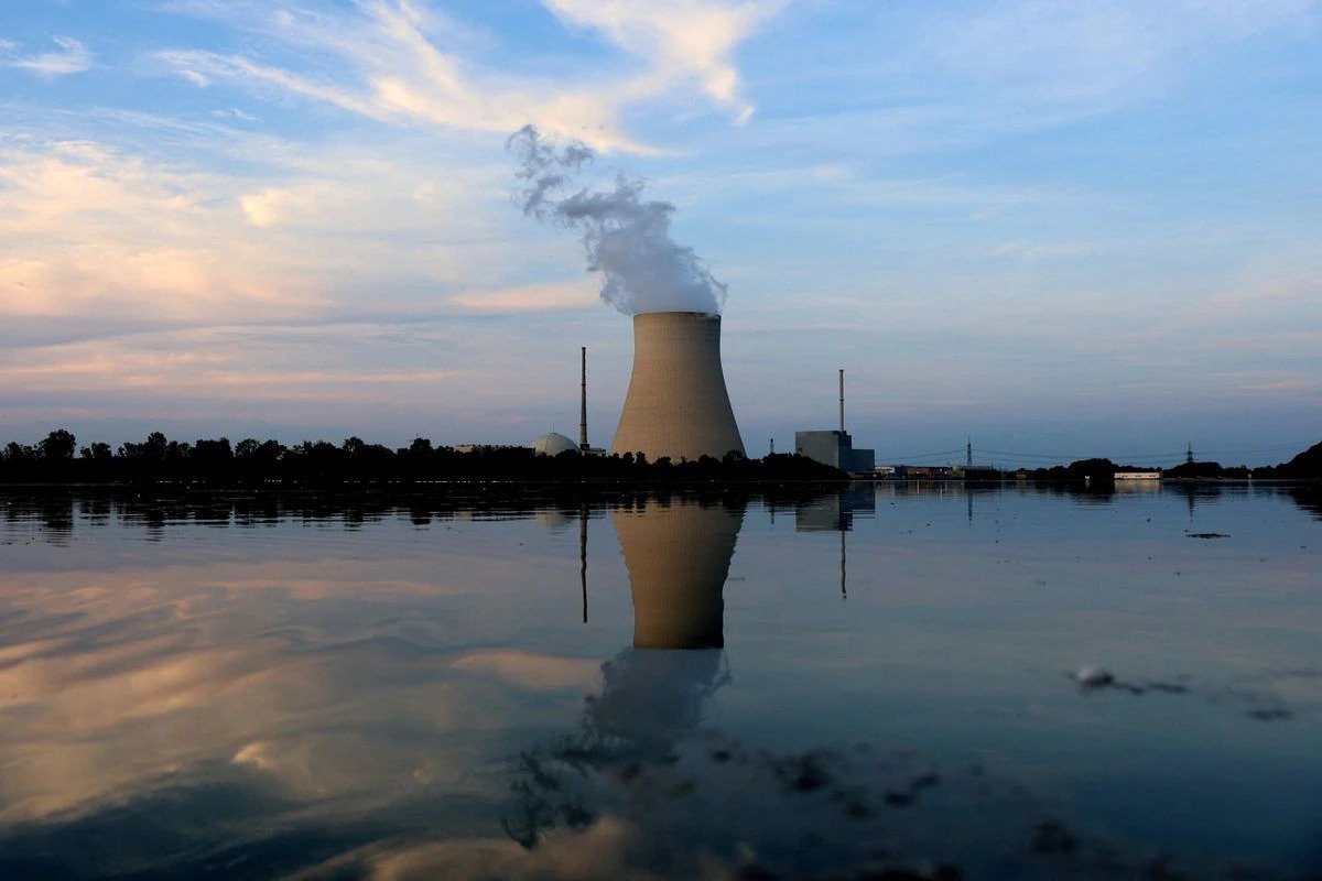 Germany Considers Keeping Last 3 Nuclear-Power Plants Running