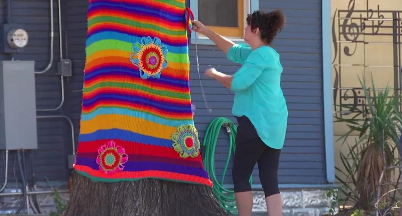 Dallas Yarn Bombers Drop Color into the Community