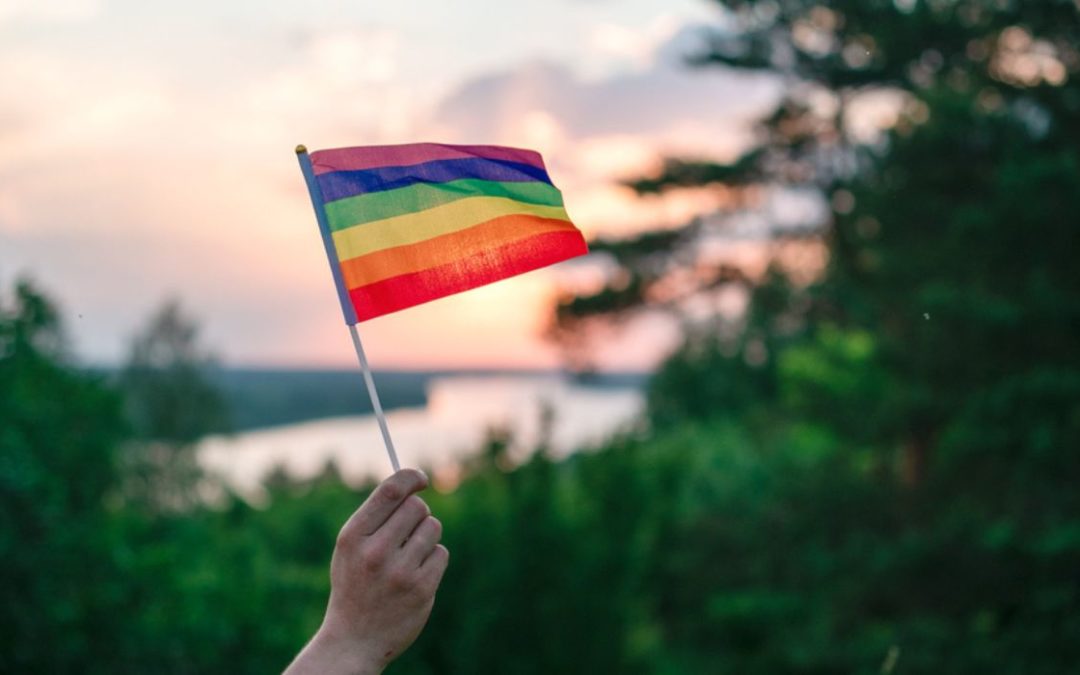 Salón LGBTQ divide campus en universidad local