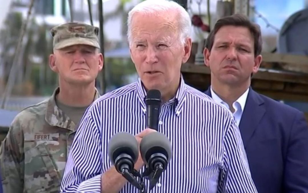 Biden visita Florida para evaluar el daño de Ian